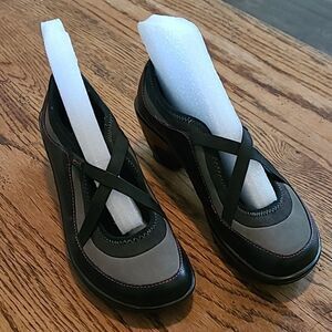 AdventureOn J-41 Clogs,